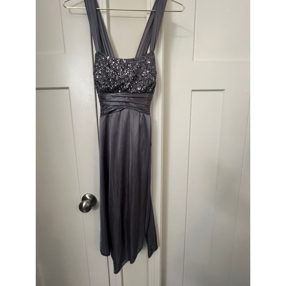 FRIENDS CLOTHING SEQUINED HALTER TOP AND SATIN SWING BOTTOM DRESS WOMENS SIZE 3